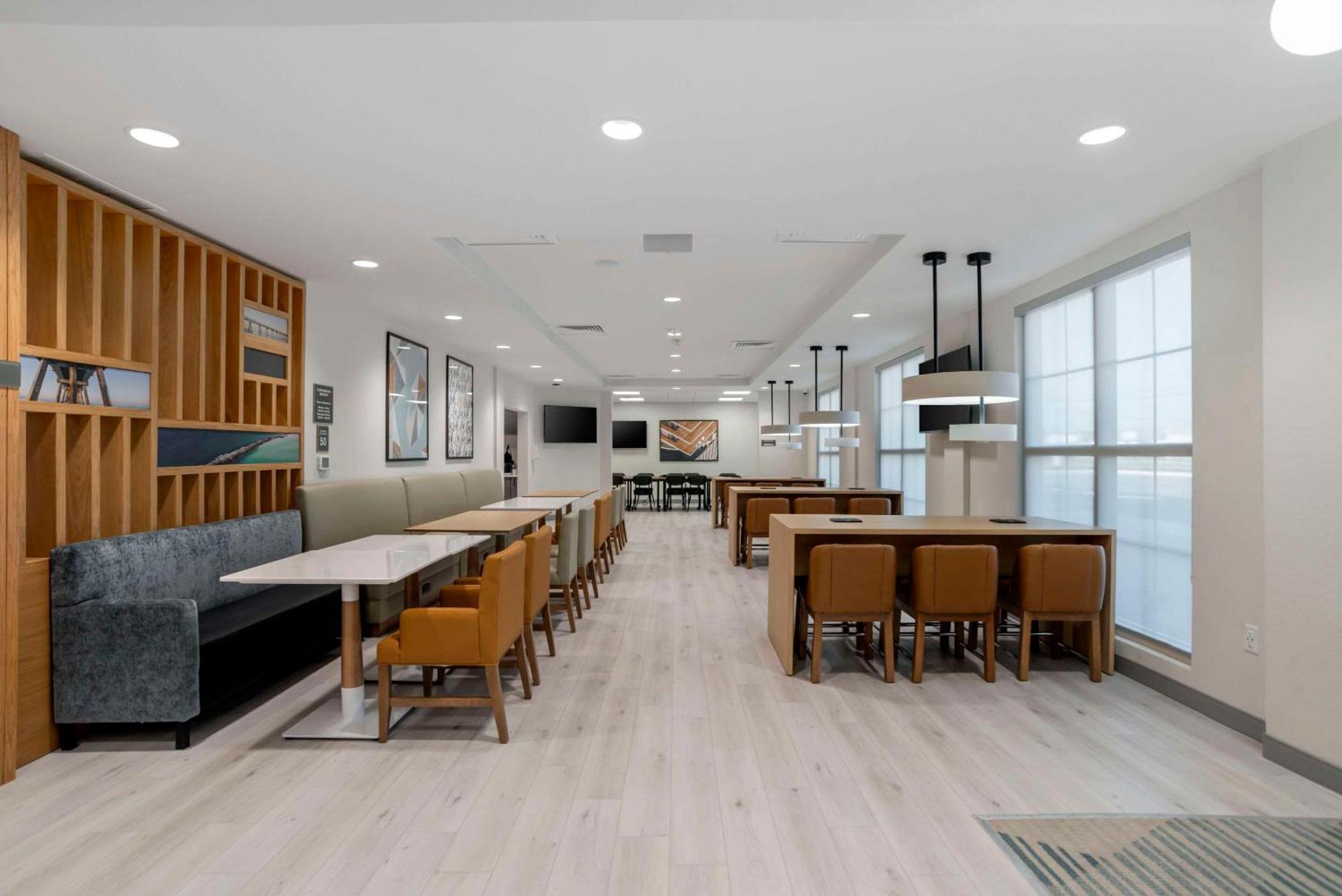 Comfort Inn & Suites Panama City Beach - Pier Park Area מראה חיצוני תמונה